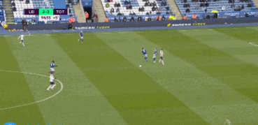 11球，巴萨是欧冠改制以来打入乌龙球最多的球队