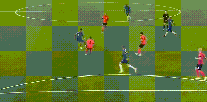 孔帕尼：凯恩和对手的手臂位置几乎一样，这种情况不该判点球