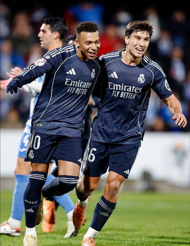 特别的缘分！瓦科与法比奥同年同月同日生，将争夺中超金靴